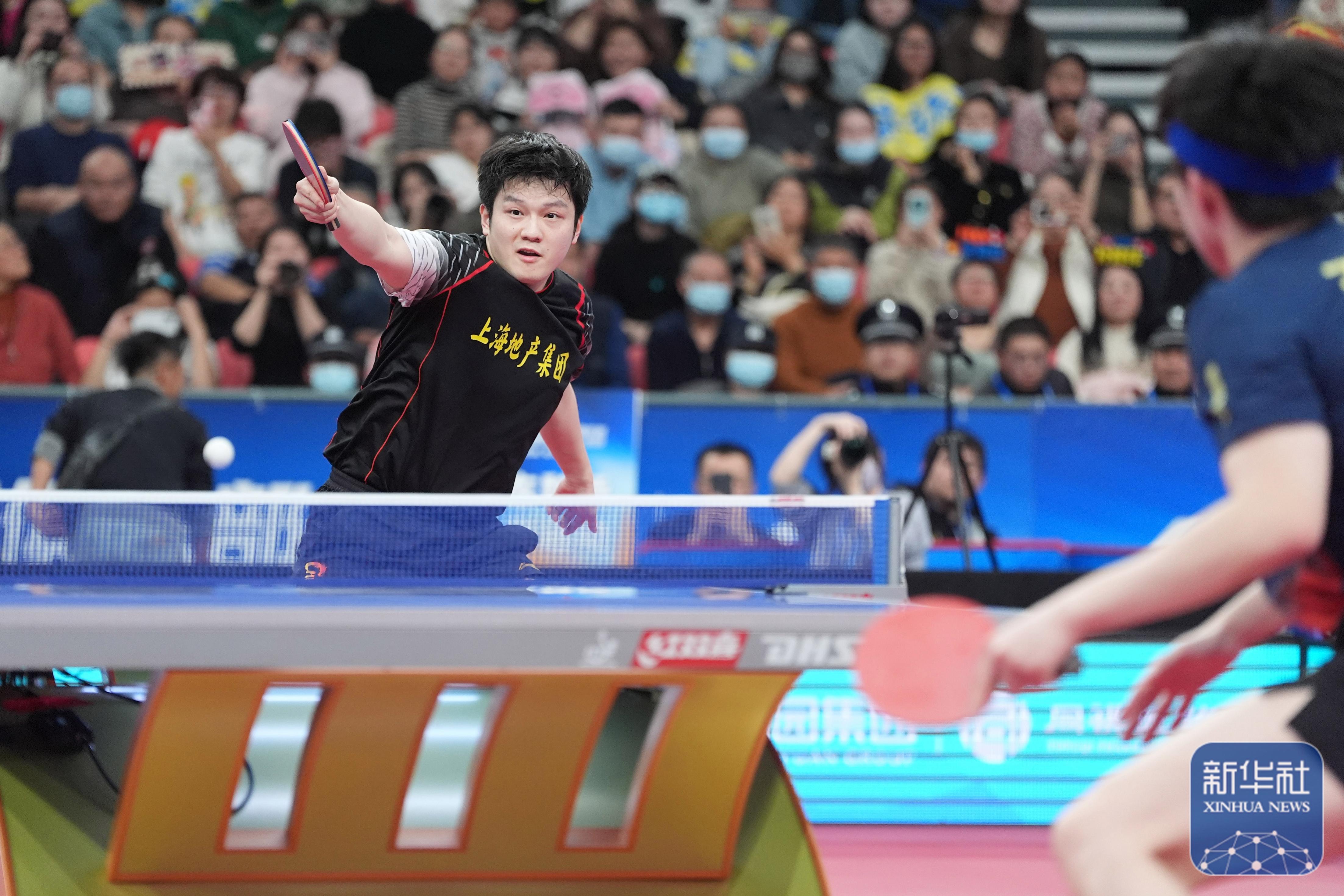 九游娱乐入口-经典对决再度上演，球场较量热衷期待